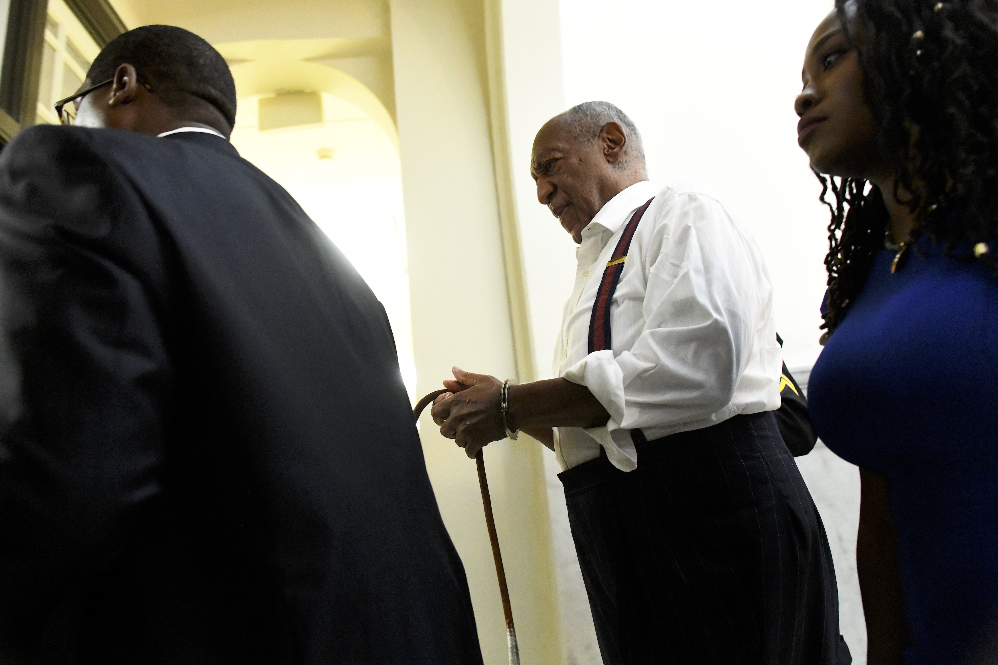 Actorul Bill Cosby a izbucnit in ras dupa ce a fost condamnat la 10 ani de inchisoare