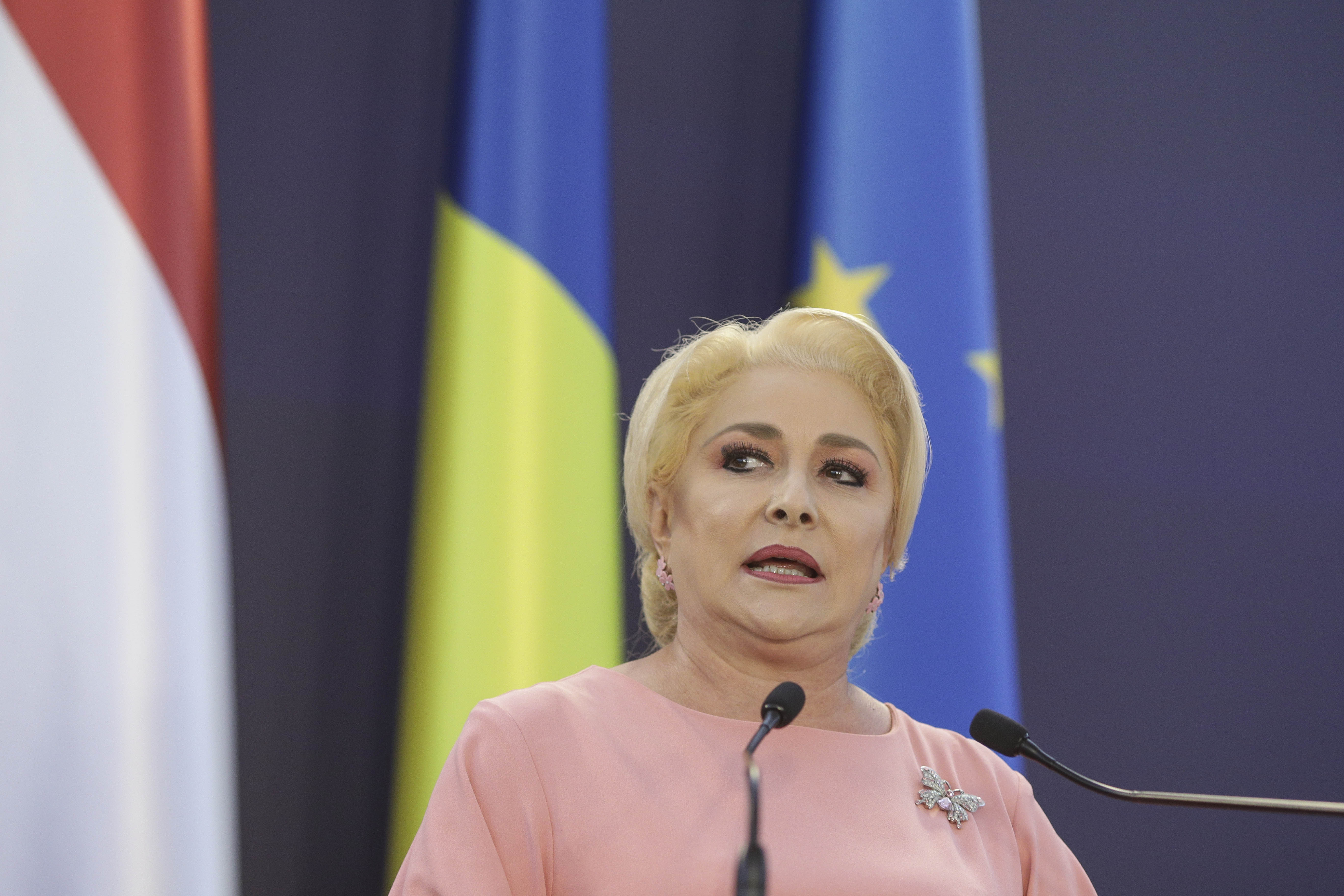 Dancila face o noua gafa: Jandarmerita a fost „batuta de protestanti”