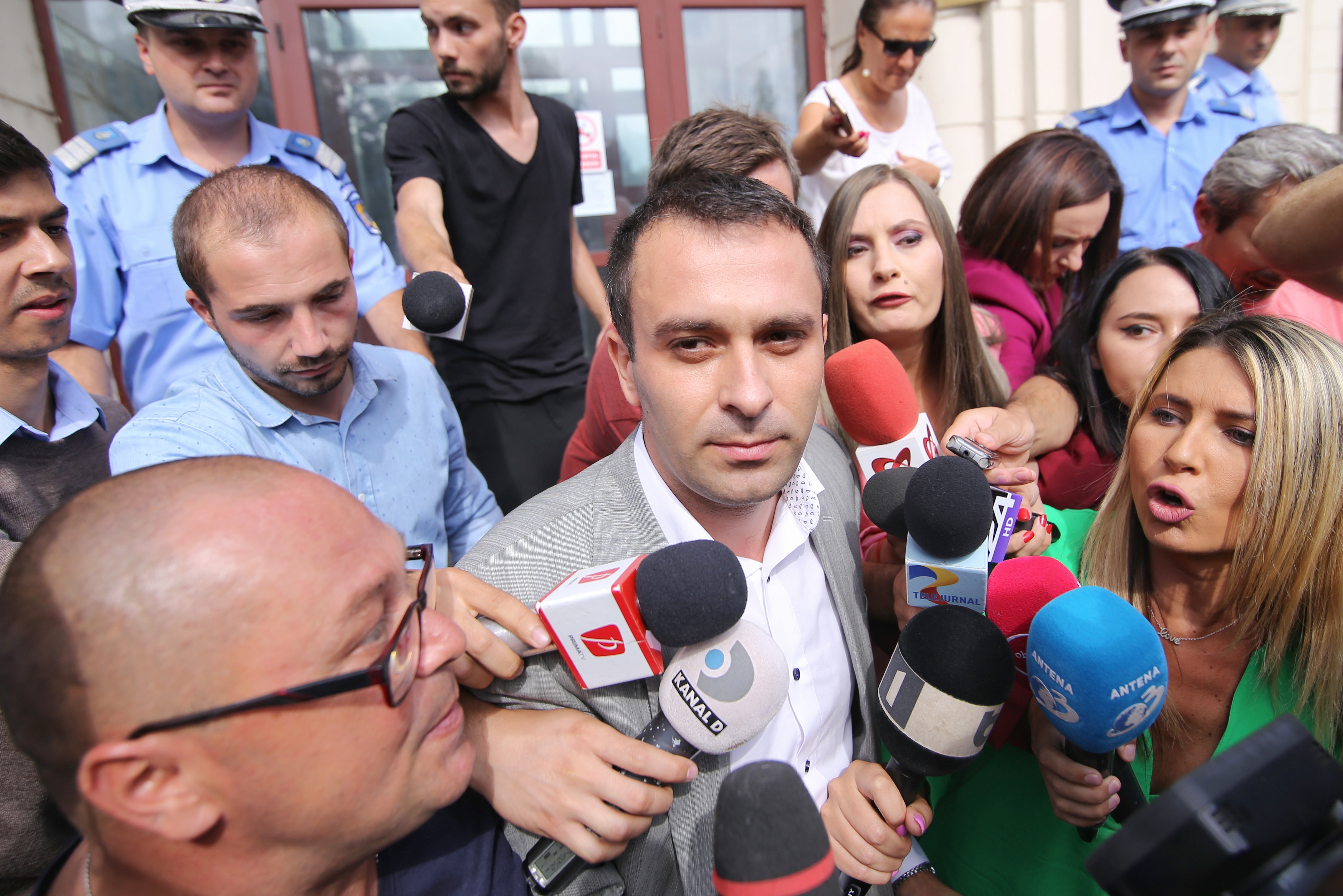 Coordonatorul intervenţiei violente a jandarmilor la protestul din 10 august, din nou la Parchetul General
