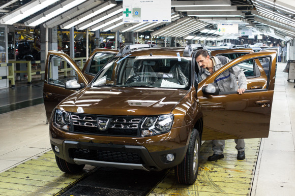 uzina dacia mioveni_shutterstock_281122607