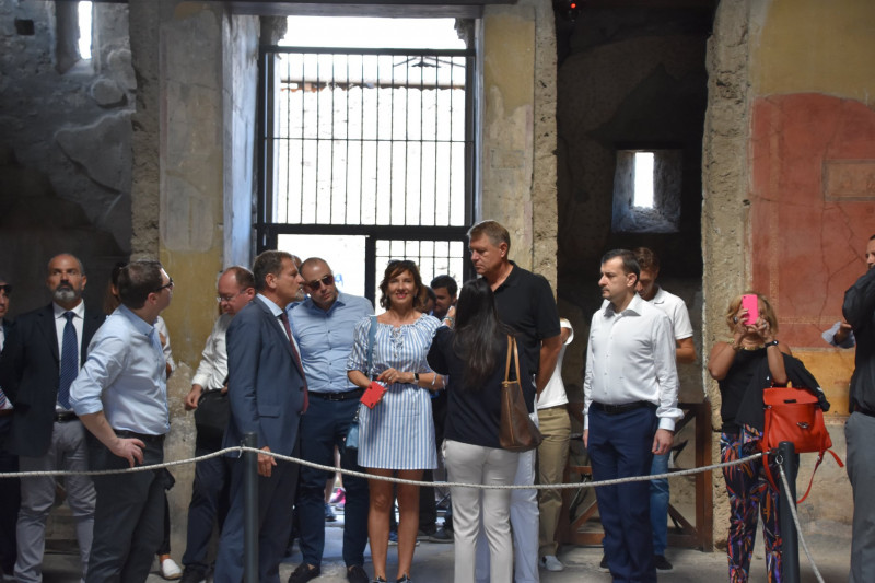 Klaus Iohannis si Carmen Iohannis in Pompeii 3