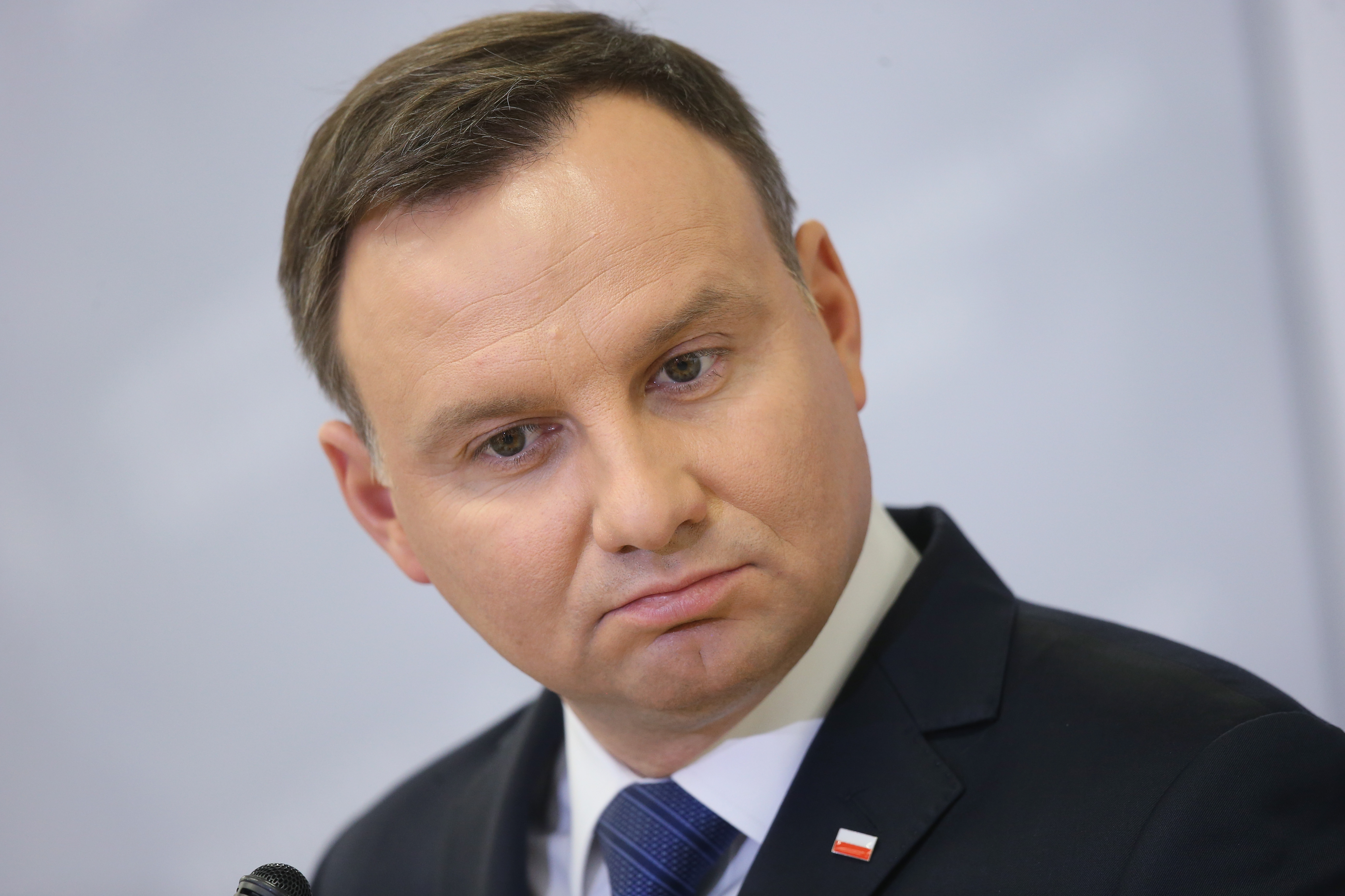 Preşedintele Poloniei Andrzej Duda a respins prin veto o lege controversată privind mass-media