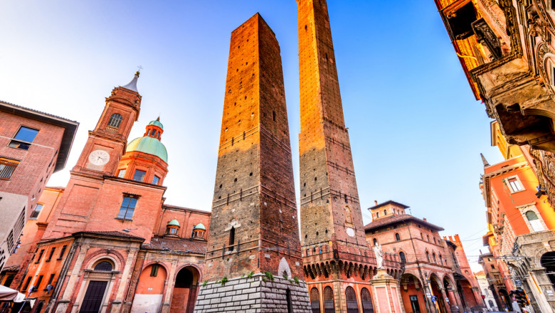 Centrul orașului Bologna din Italia