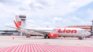 Avion Lion Air parcat in aeroport