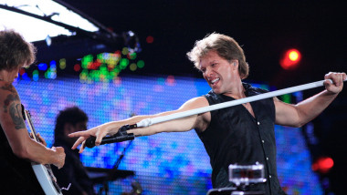 concert bon jovi în piata constitutiei din bucuresti