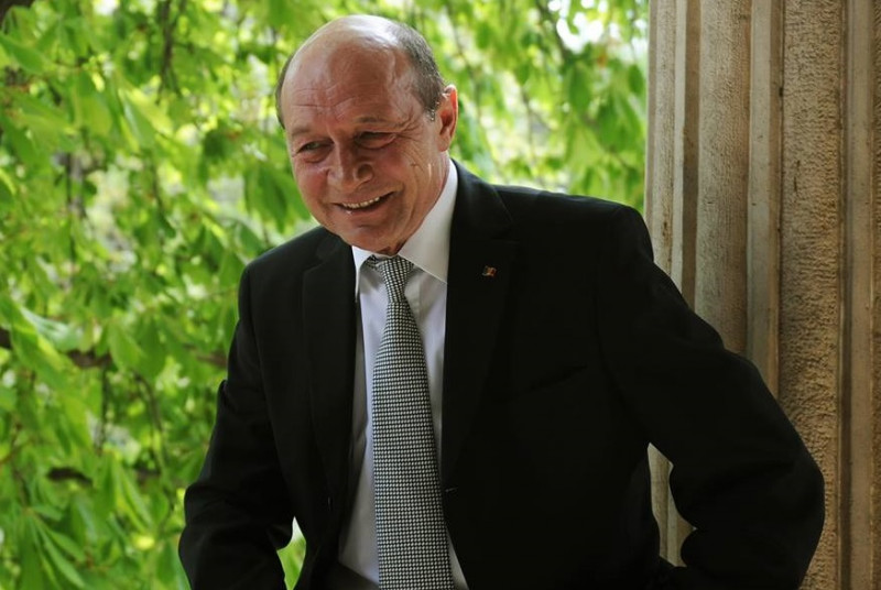 traian basescu fb crop