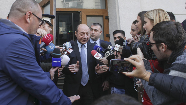 Traian Basescu iese de la DNA