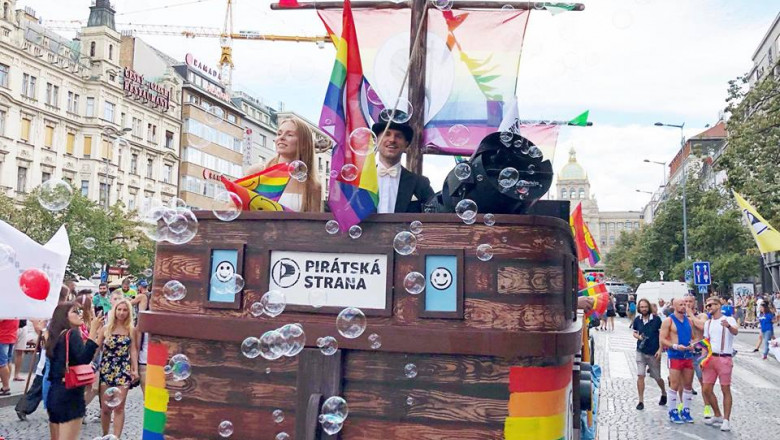 Zdenek Hrib primar Praga campanie corabie pirati