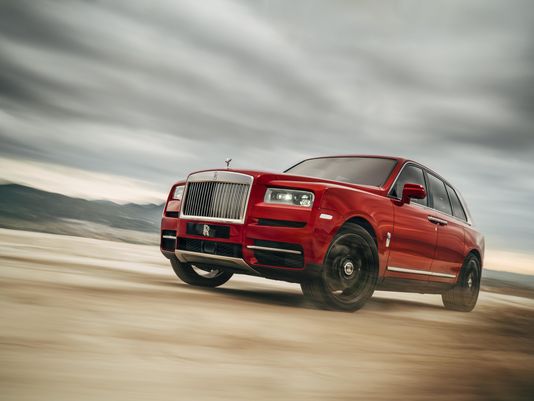 Rolls-Royce Cullinan, primul SUV din istoria marcii, a debutat oficial in Romania. Cat costa