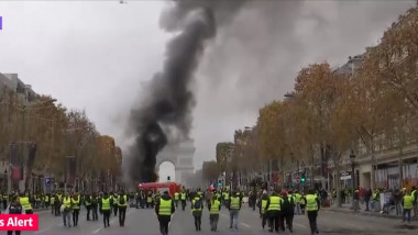 paris proteste champs elysee