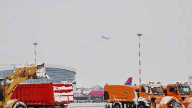 aeroport otopeni iarna avioane_bucharest airports fb (2)