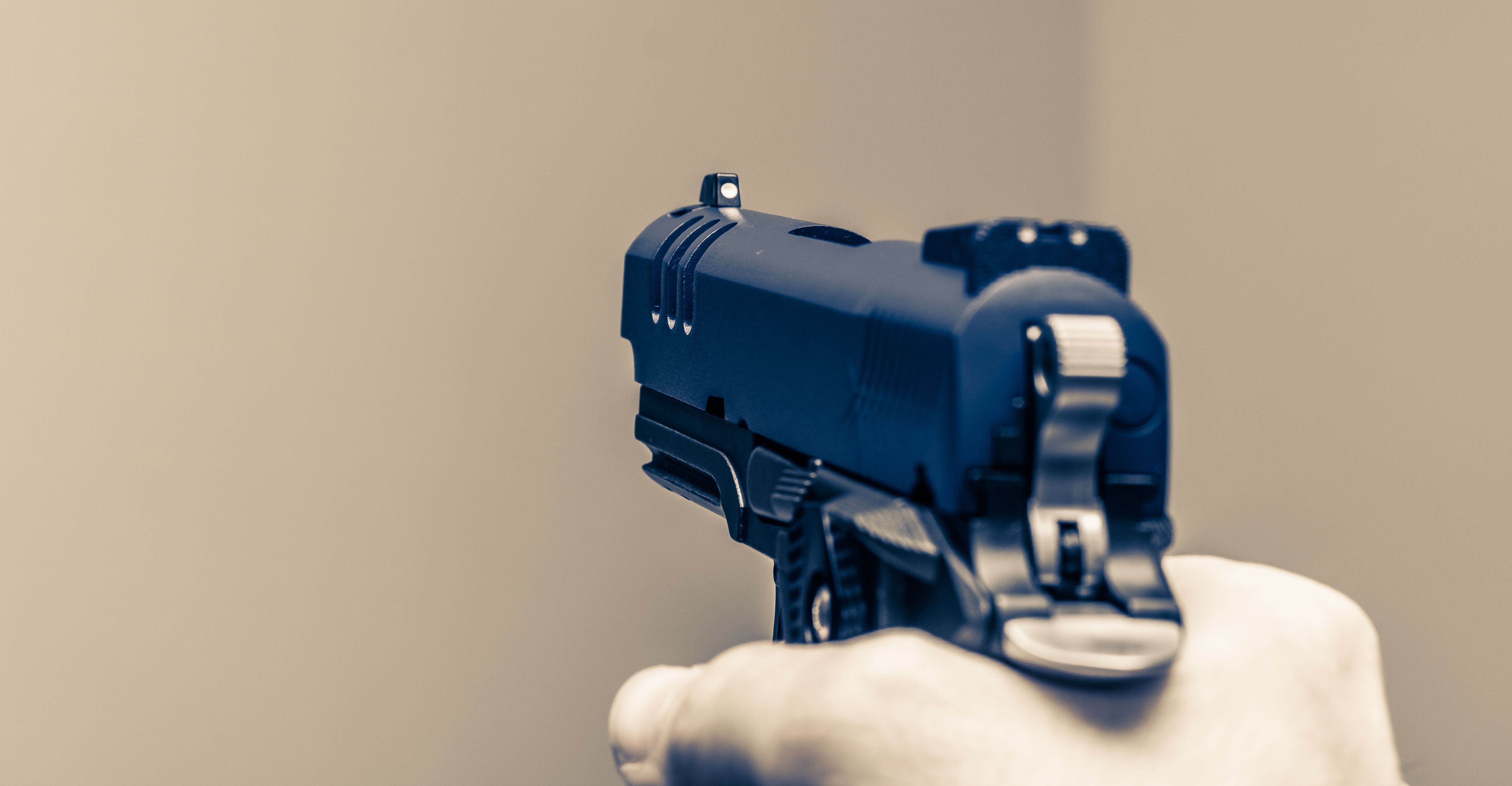 Focuri de armă în Capitală. Un bărbat a tras cu un pistol airsoft în sectorul 6