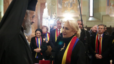 Viorica Dăncilă și Irineu Pop, arhiepiscop de Alba Iulia