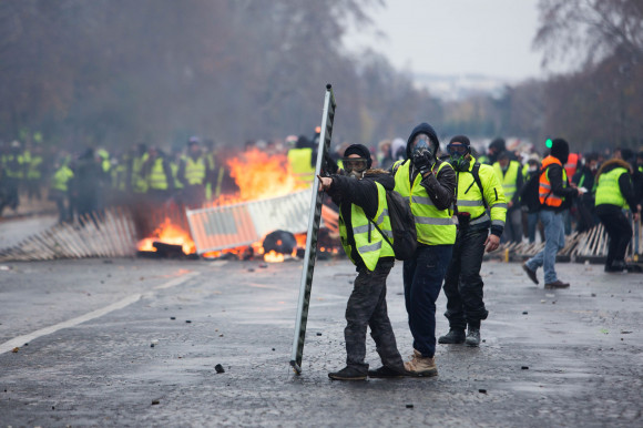 proteste vestele galbene paris violente franta