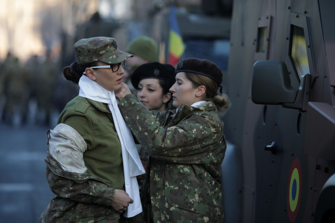 parada 1 dec femei militar inquam ganea