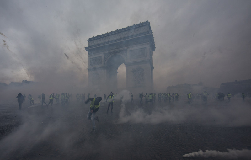 France's 'Yellow Vest' Protesters Return to Champs-Elysees