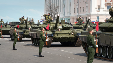 Imagini cu tancuri la parada militara din Moscova