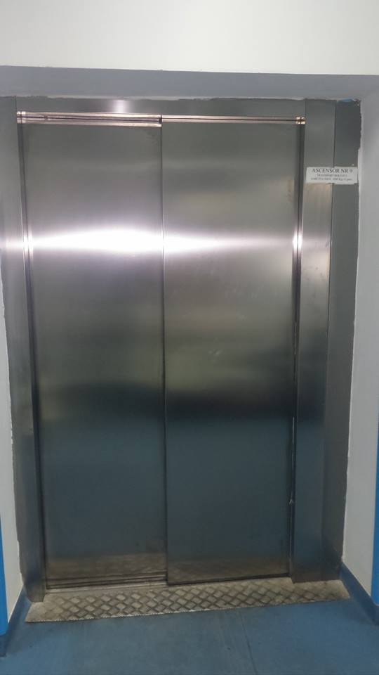 Prima reactie a liftierei acuzate ca a cerut spaga din cadourile pentru copiii bolnavi de cancer