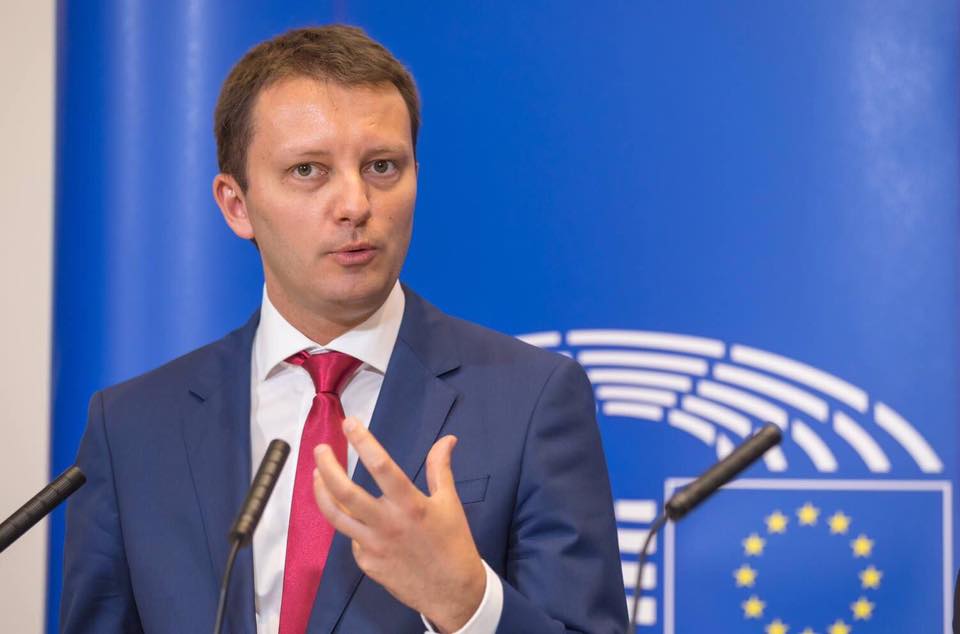 Siegfried Mureşan: Sediul Parlamentului European este inchis, dar in interior munca programata continua