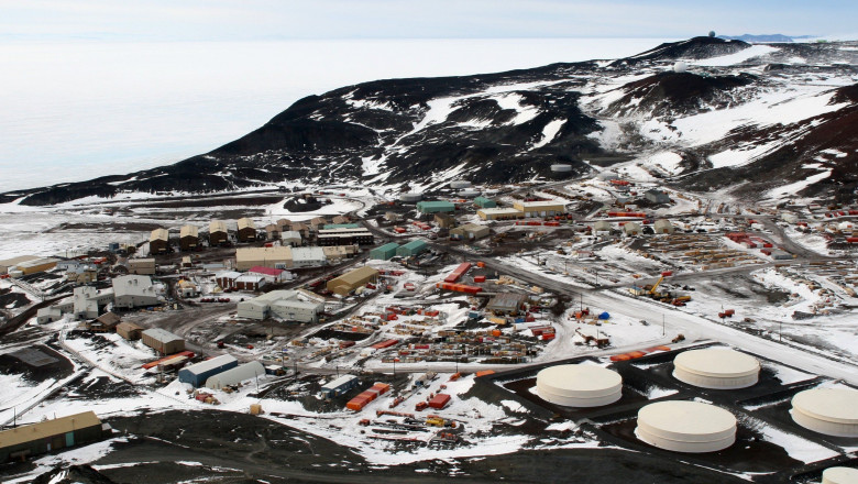 statia mc murdo din antarctica unde doi tehnicieni americani au fost gasiti morti