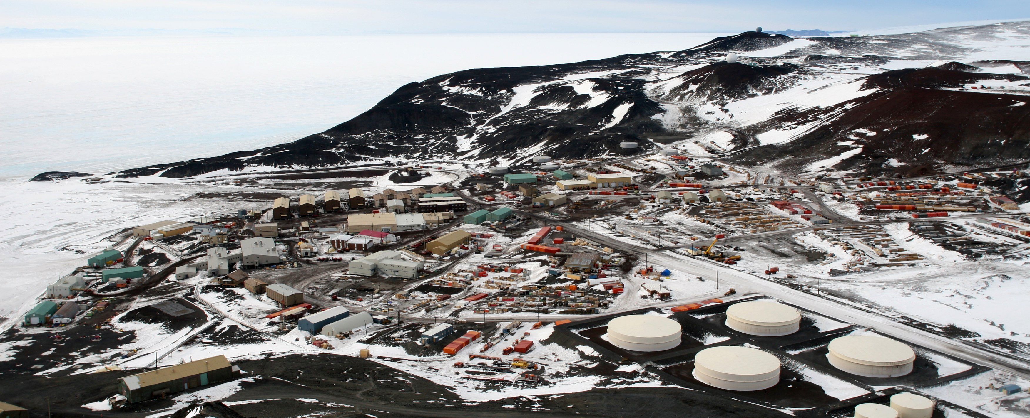 Un meteorolog al Marinei SUA și-a recuperat după 53 de ani portofelul pierdut în Antarctica