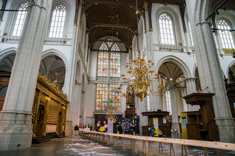 interior-biserica-olanda-shutterstock_1181090884