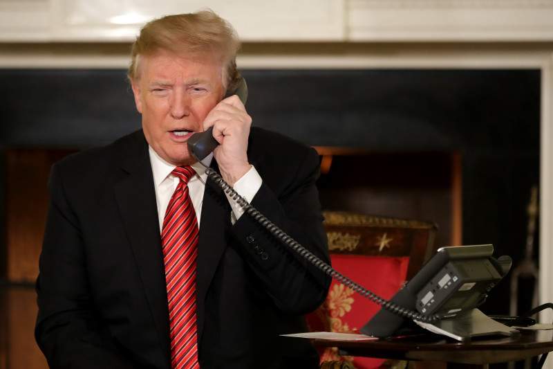 Donald trump The President And First Lady Assist NORAD With Santa Tracker Phone Calls