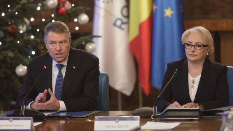 Președintele Klaus Iohannis prezidează ședința Guvernului Dăncilă