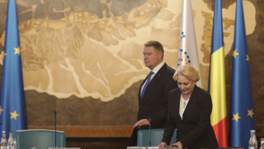 Președintele Klaus Iohannis a venit la ședința Guvernului Dăncilă