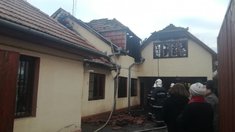 incendiu centru de plasament Oradea 170119 (2)