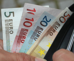 Venit lunar de 780 de euro pentru străinii din Italia. În ce condiţii îi pot lua românii