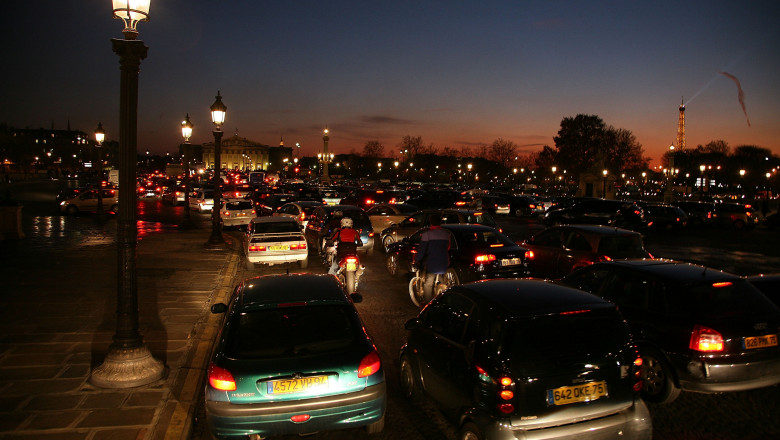 Commuters Struggle With Paris Transport Strikes