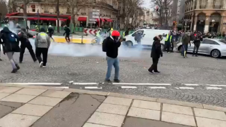 incidente-proteste-paris-twitter