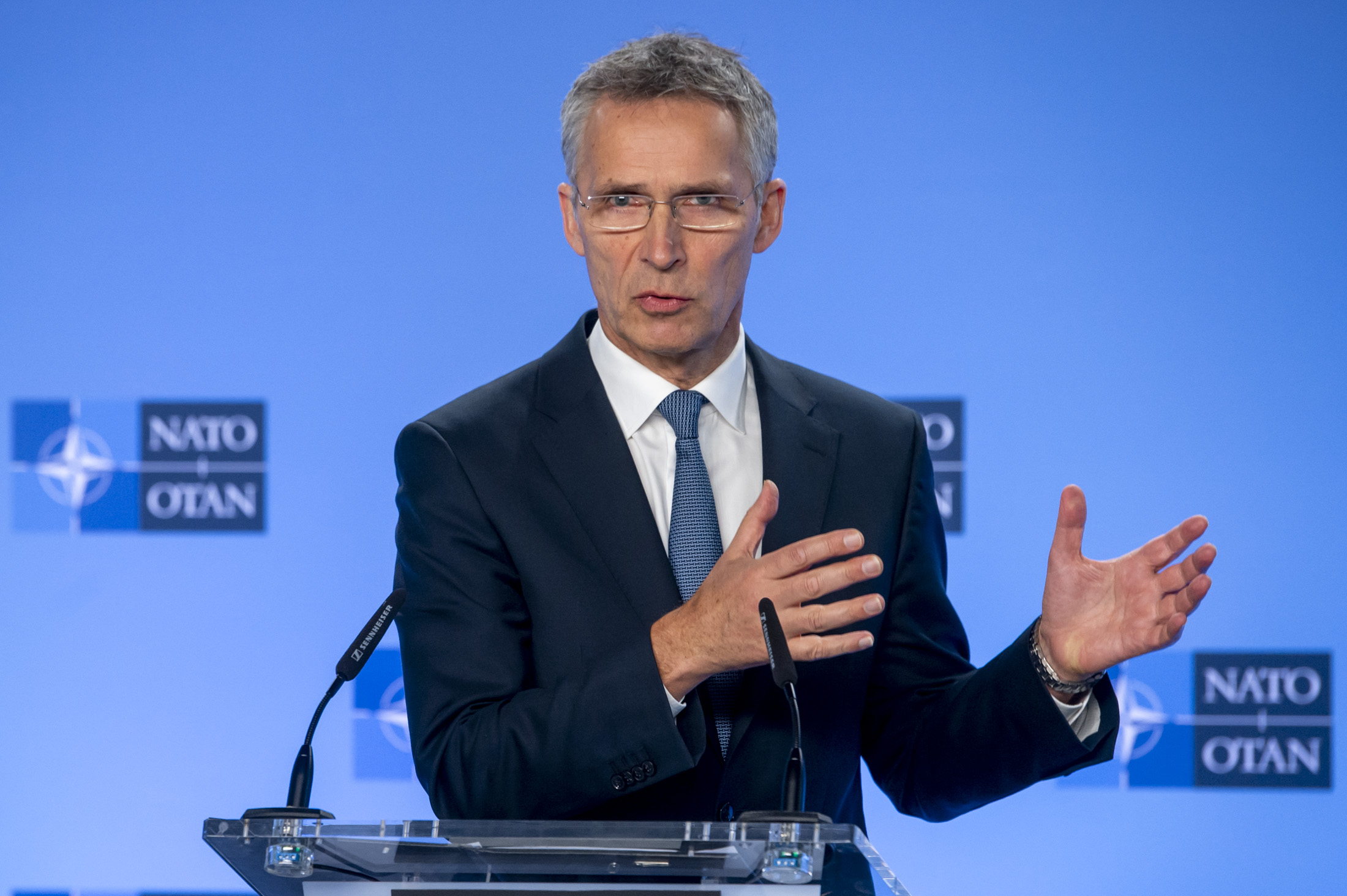 Secretarul general NATO: "China şi Rusia încearcă să rescrie regulile în beneficiul propriilor interese"