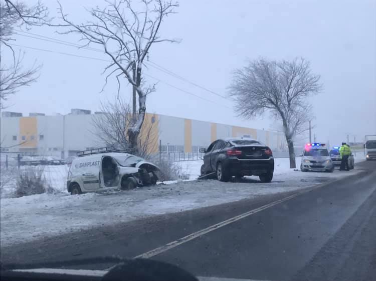 Sofer ucis intr-un accident pe DN79, langa Salonta. Masina care a provocat tragedia avea anvelope de vara