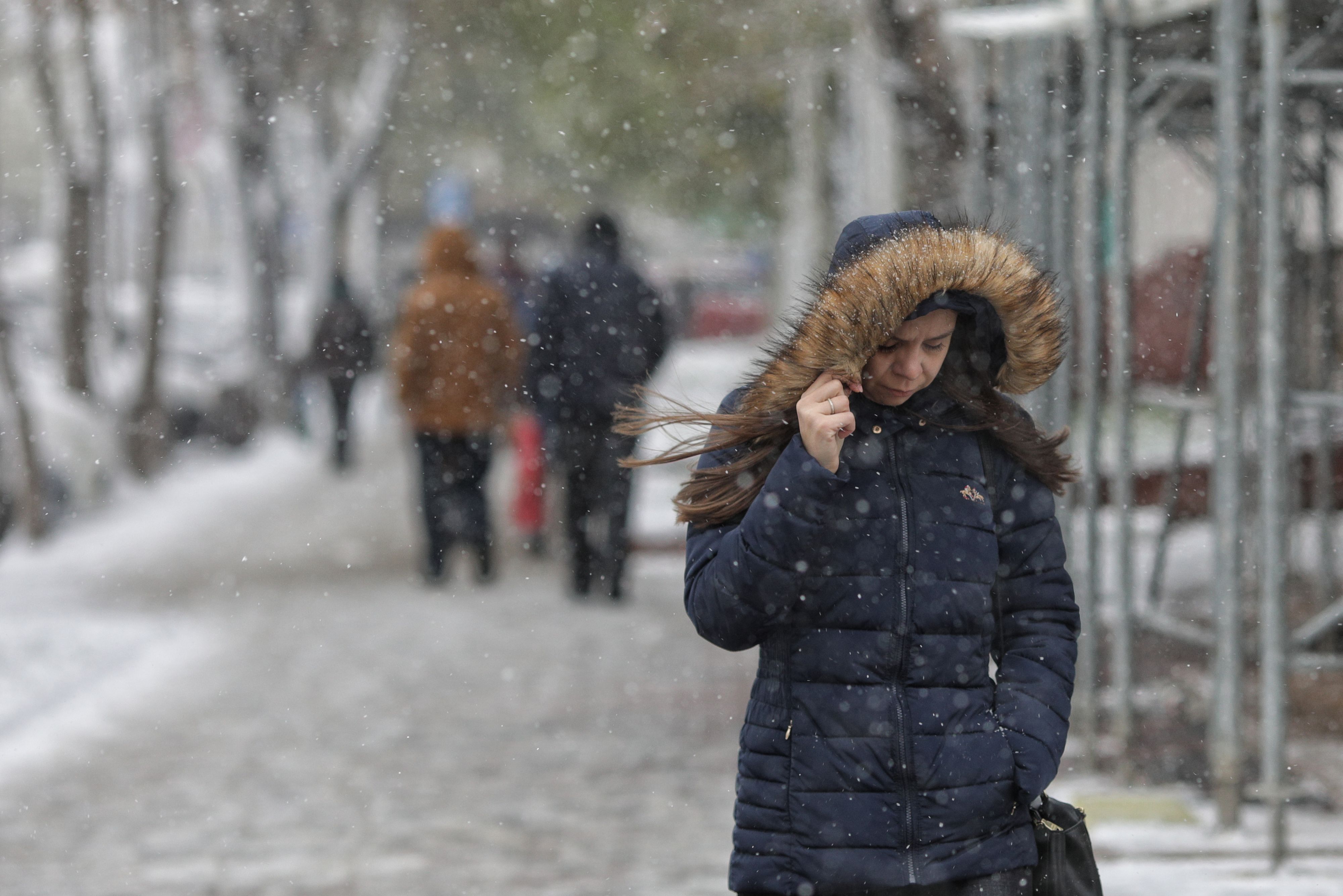 Prognoză specială pentru București: Minime de până la -5 grade, vânt slab și strat proaspăt de zăpadă