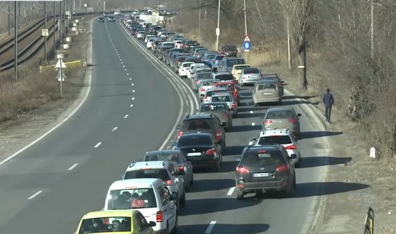 Trafic restricționat pe Valea Oltului. Camioanele nu vor mai putea circula 3 luni