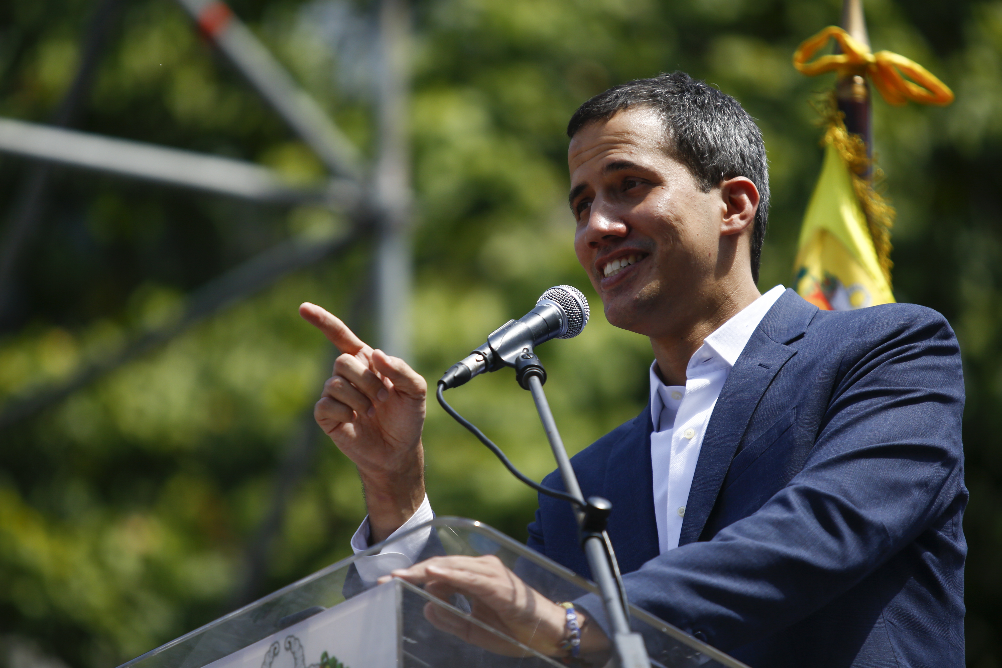 Juan Guaido nu exclude o intervenţie militara a SUA in Venezuela