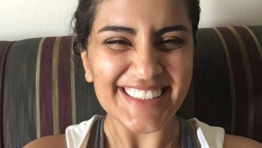 Loujain Alhathloul, o activistă saudită arestată și torturată