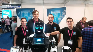 echipa roboti umanoizi