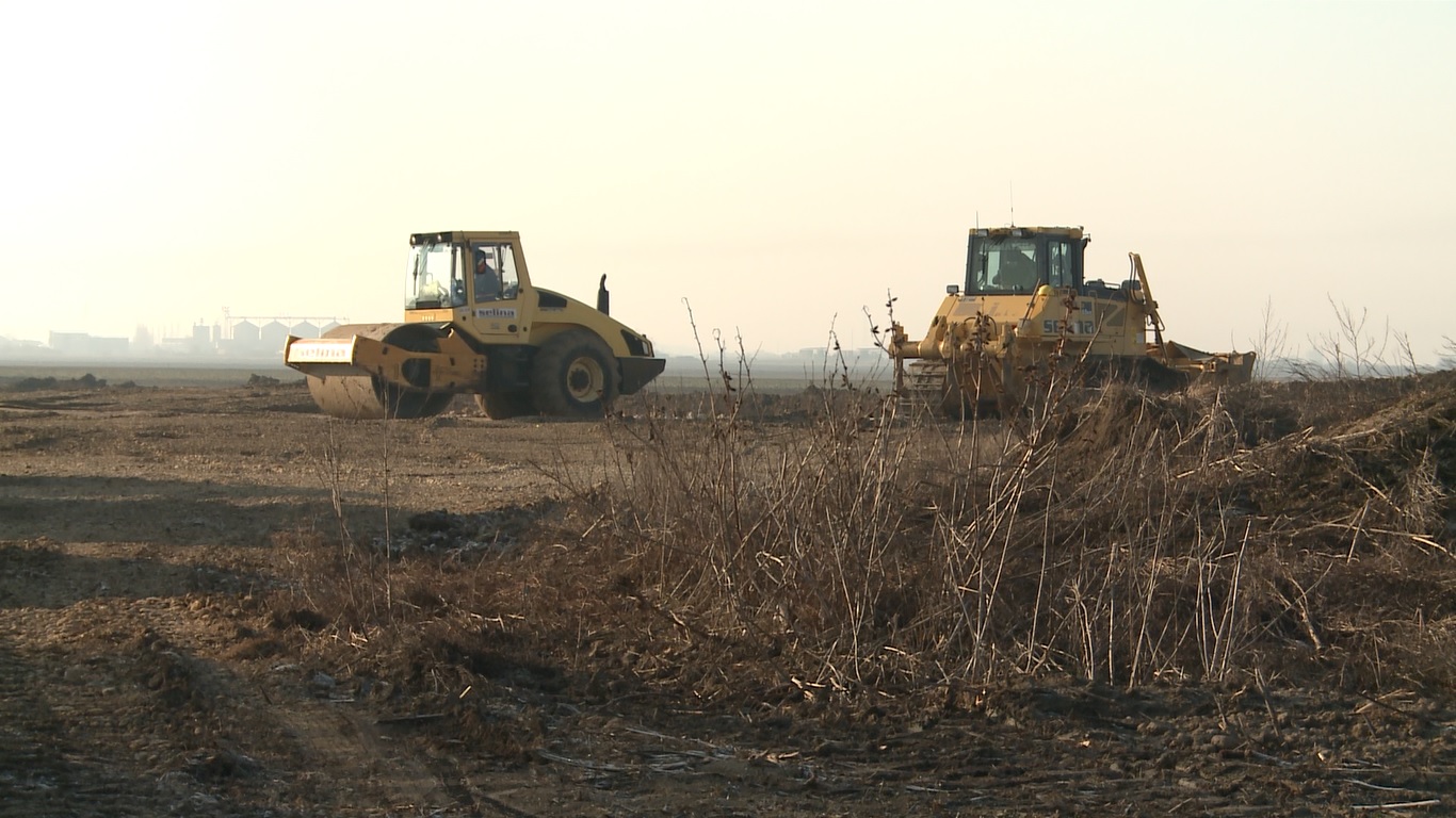 Ungurii mai au de construit 15 km de autostrada pana la granita noastra, dar nu au la ce sa se conecteze
