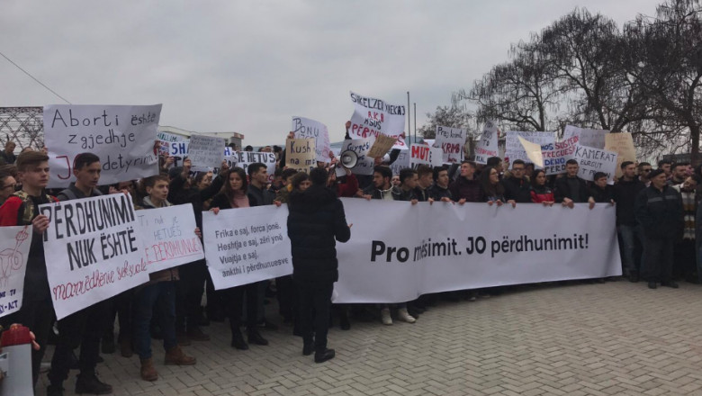 protest-viol-kosovoa-drenas-twitter