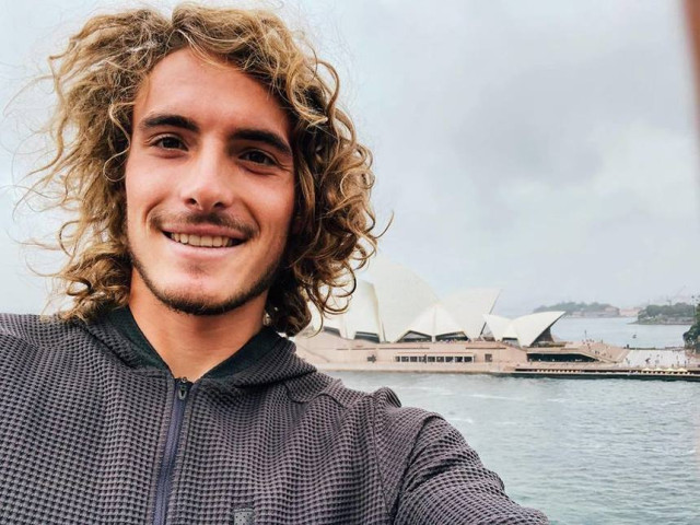 Tsitsipas spune că nu are iubită, dar fetele interesate îi ...