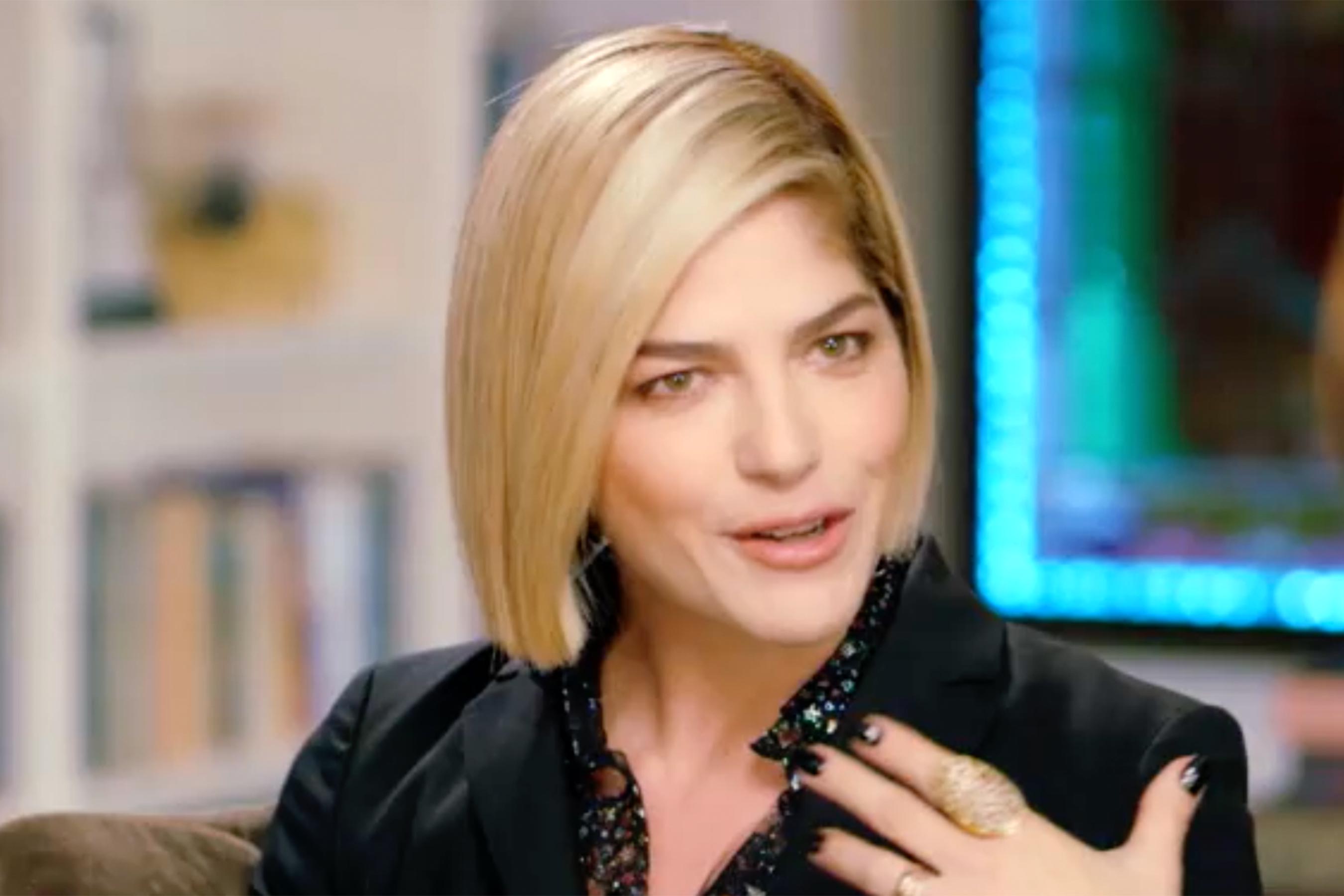 Actrița Selma Blair, scuze publice după arestarea în urma unui incident în avion: „Niciodată nu am avut intenţia să rănesc pe cineva”