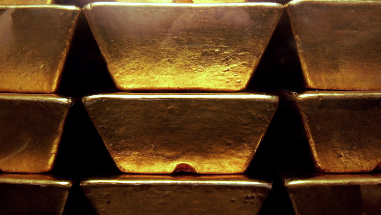 Gold Price Hits Twenty Six Year High