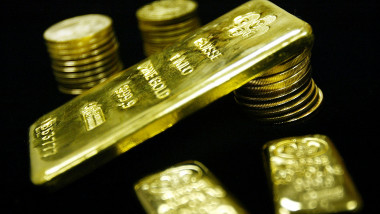 Americans Invest In Gold