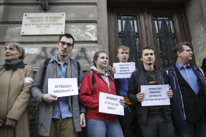 studenti litere protest