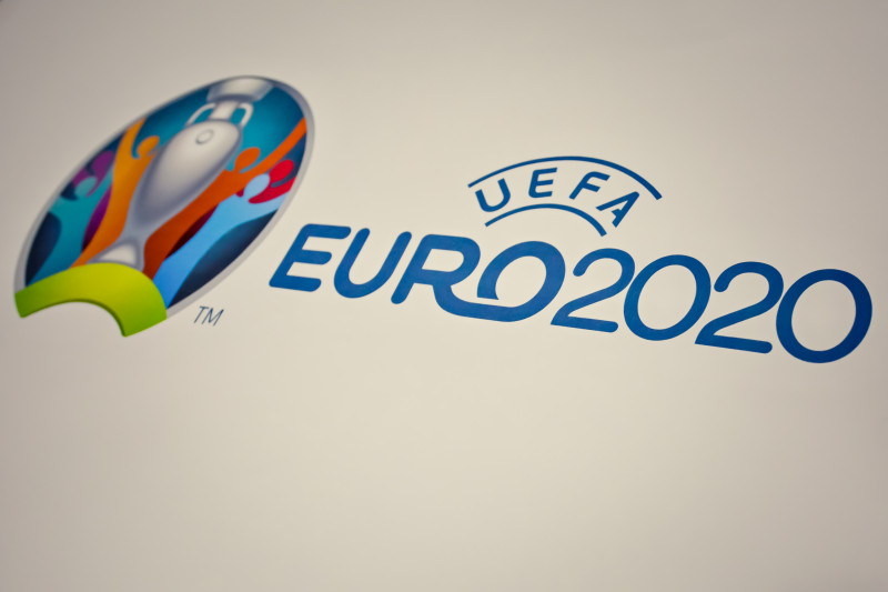 euro 2020 campionat de fotbal sigla logo shutterstock_1251778987