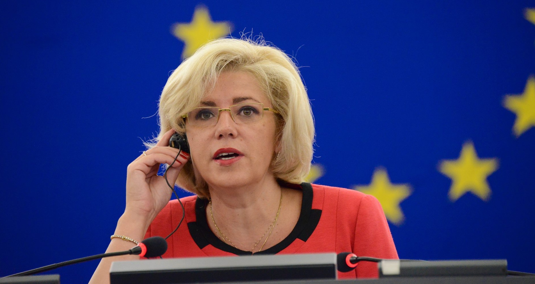 Corina Crețu: Nu există pericolul suspendării fondurilor europene, așa cum se vehiculează