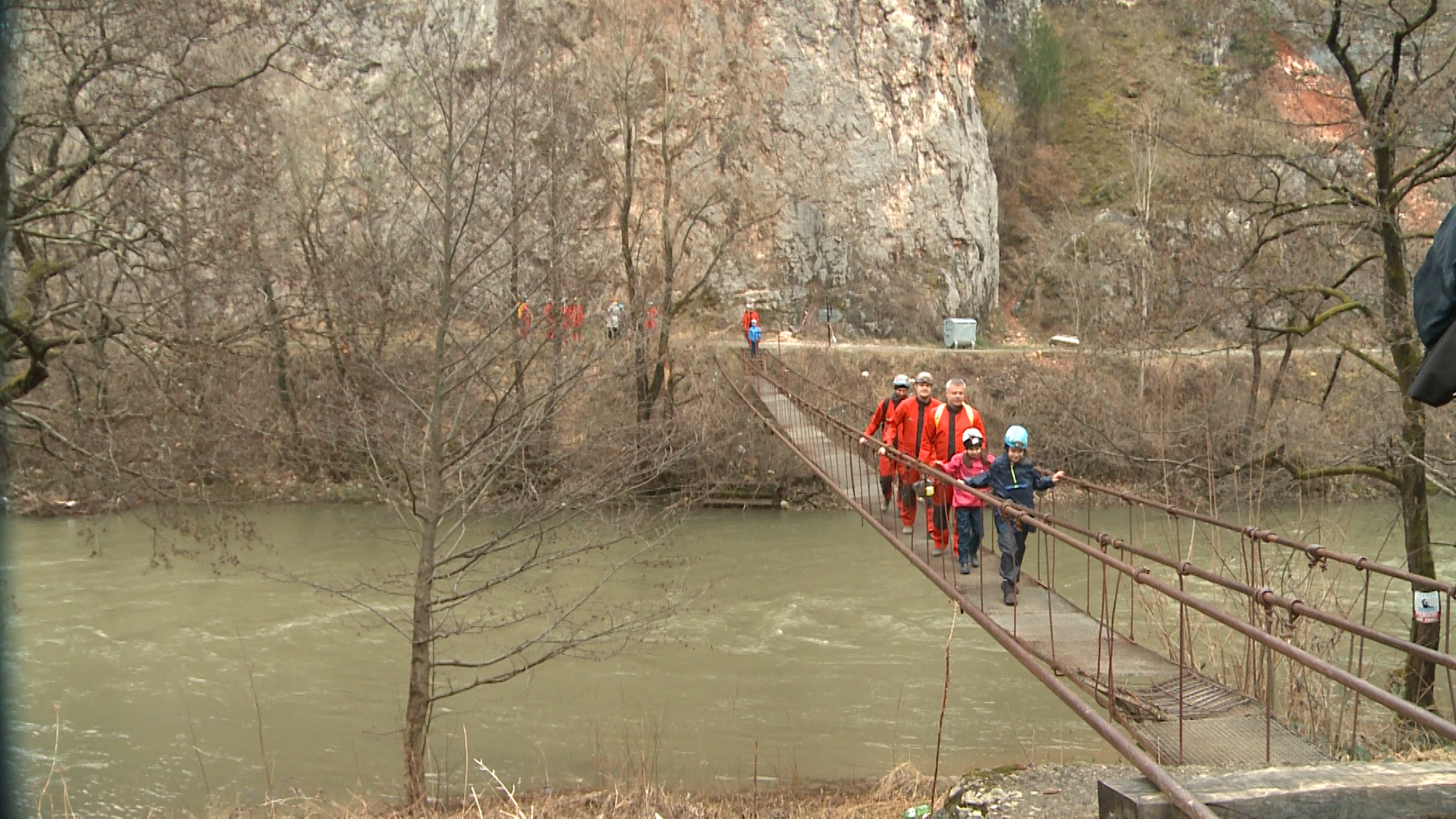 FOTO & VIDEO. Expeditie in cea mai lunga pestera din Romania